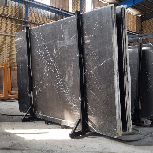 رخام أرماني جراي – رخام فاخر رمادي داكن مع عروق بيضاء | لازولیت ماربل