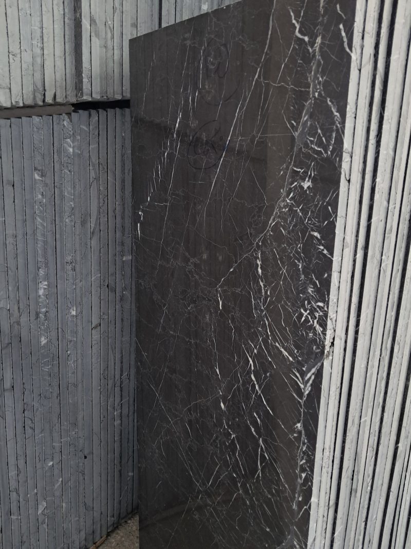 رخام مارکینه – رخام أسود فاخر مع عروق بيضاء | لازولیت ماربل