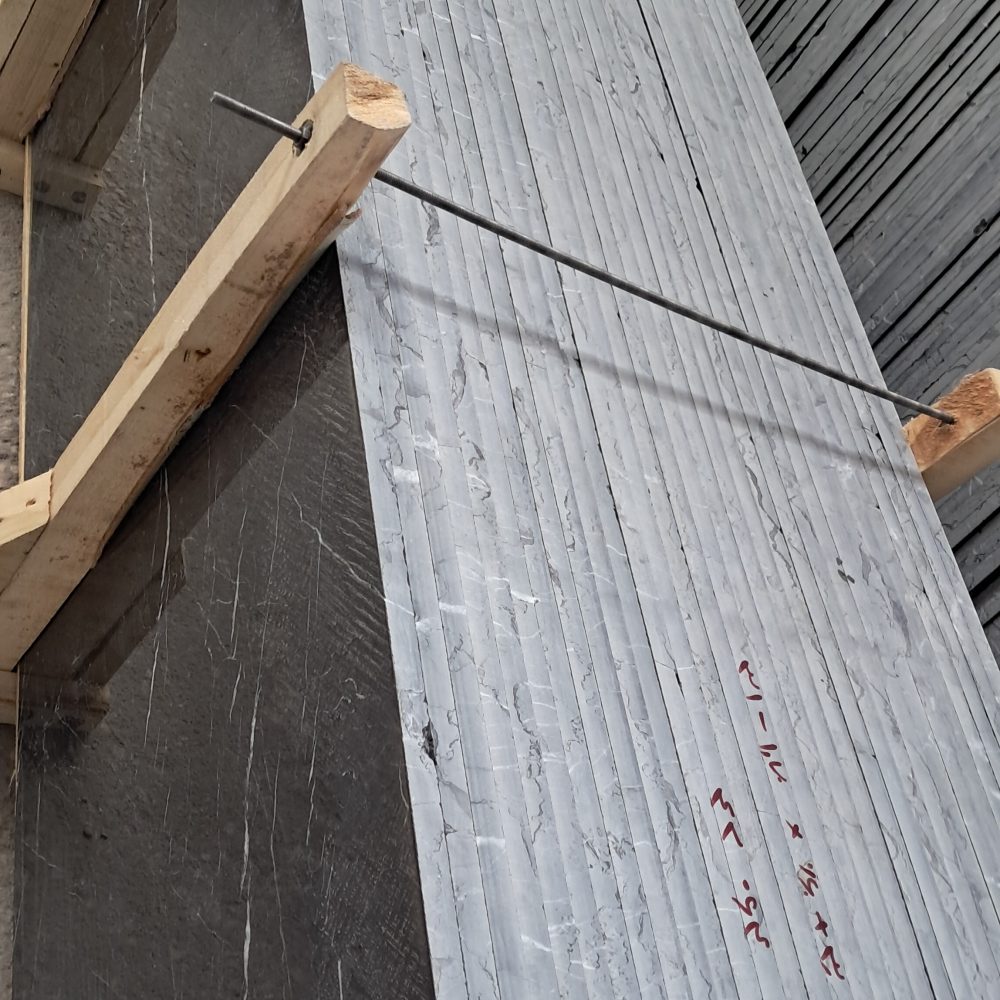 رخام مارکینه – رخام أسود فاخر مع عروق بيضاء | لازولیت ماربل