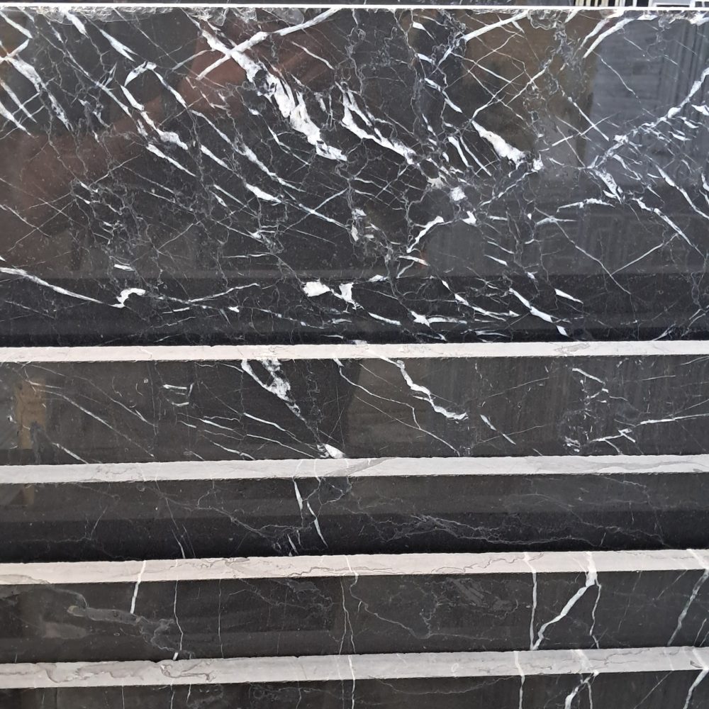 رخام مارکینه – رخام أسود فاخر مع عروق بيضاء | لازولیت ماربل