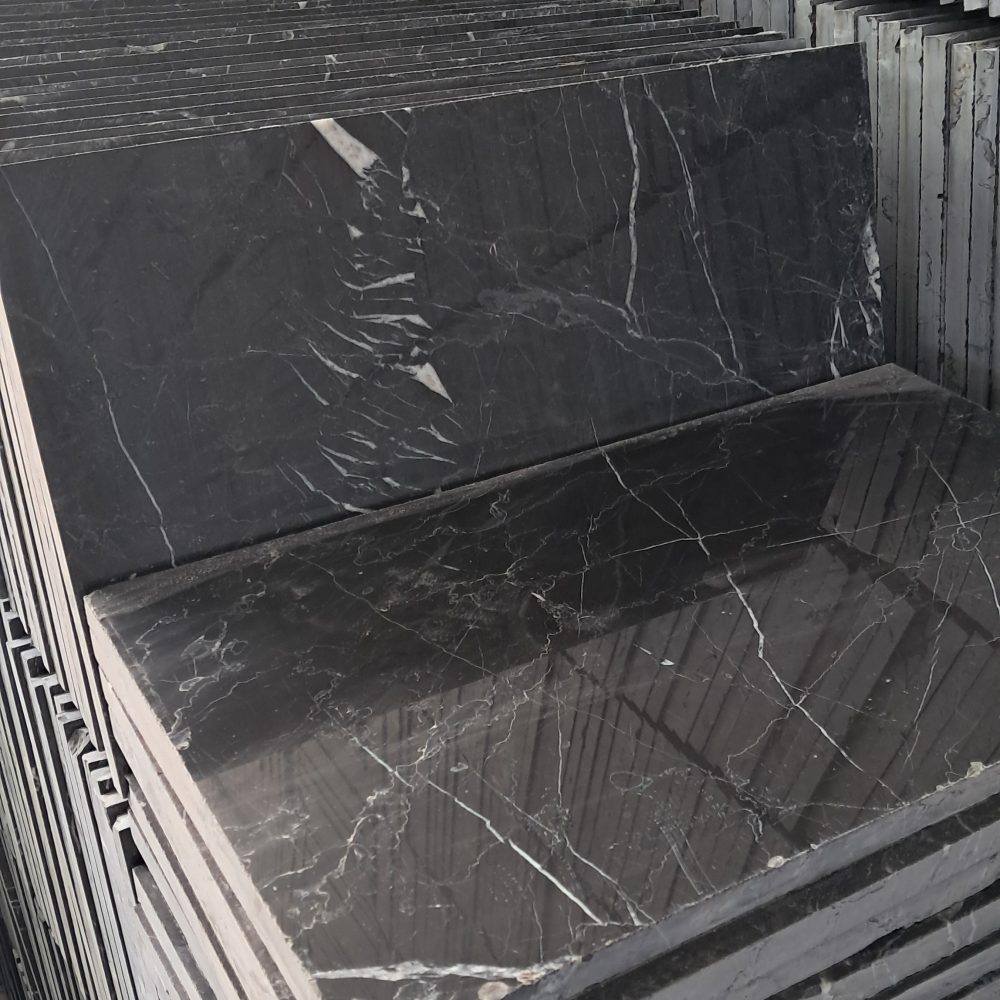 رخام مارکینه – رخام أسود فاخر مع عروق بيضاء | لازولیت ماربل