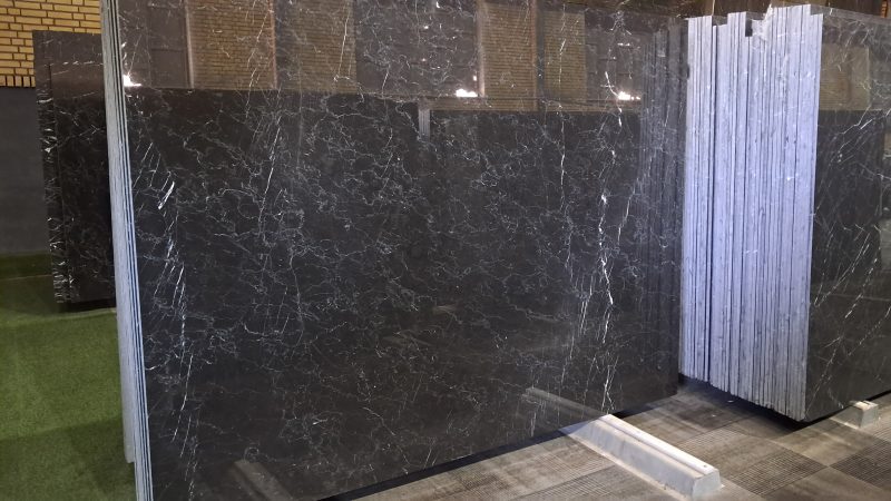 رخام مارکینه – رخام أسود فاخر مع عروق بيضاء | لازولیت ماربل