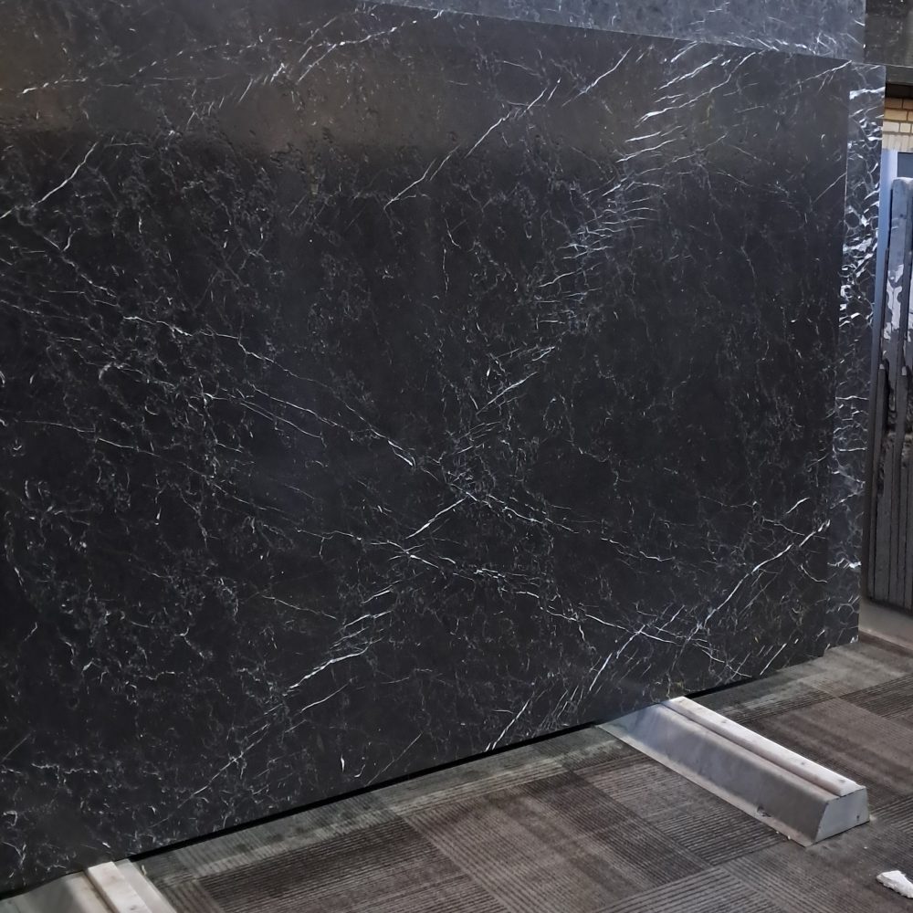 رخام مارکینه – رخام أسود فاخر مع عروق بيضاء | لازولیت ماربل