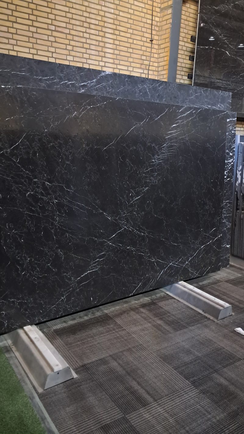 رخام مارکینه – رخام أسود فاخر مع عروق بيضاء | لازولیت ماربل