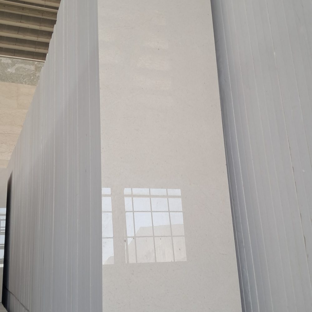 رخام هرسین – رخام أبيض فاخر مع عروق ناعمة | لازولیت ماربل